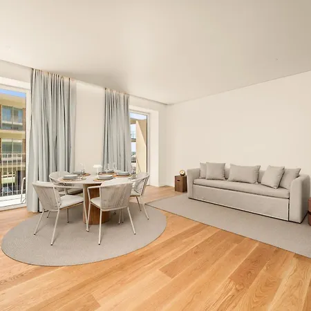 Beachfront 2 Bedroom In