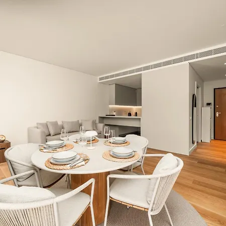 Beachfront 2 Bedroom In Apartament *
