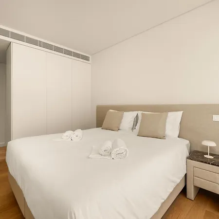 Beachfront 2 Bedroom In Quarteira